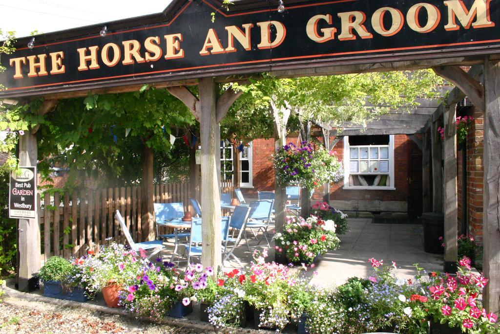 Horse & Groom B&B Westbury  Exterior photo