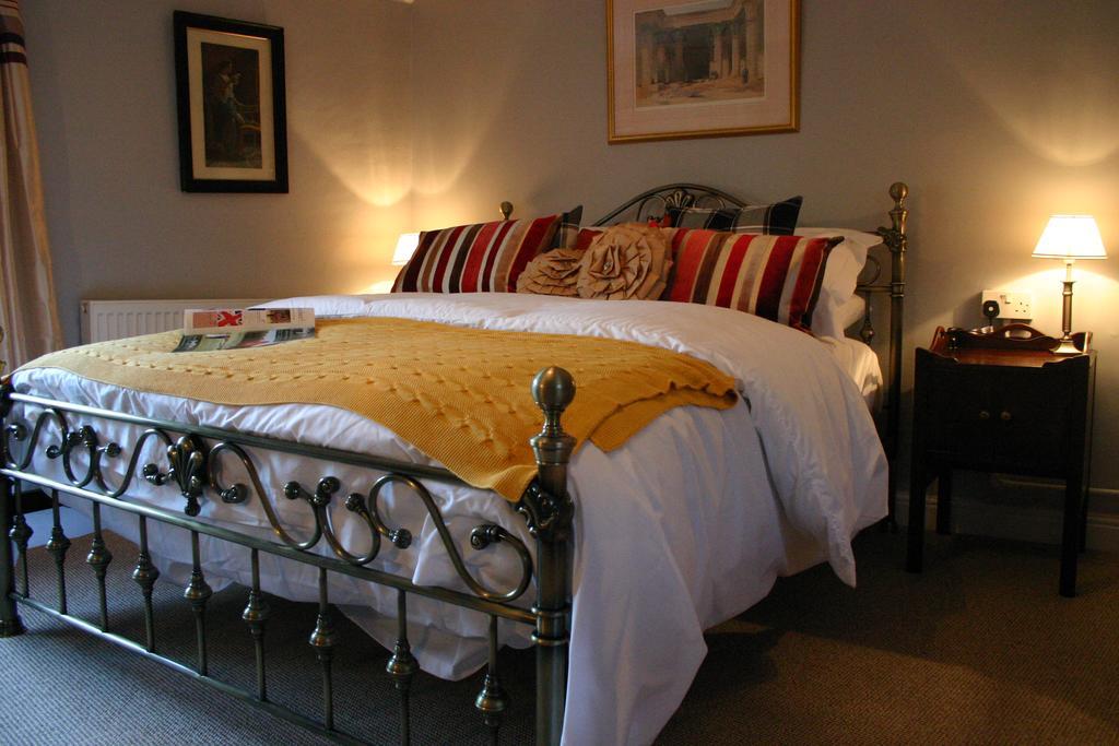 Horse & Groom B&B Westbury  Exterior photo